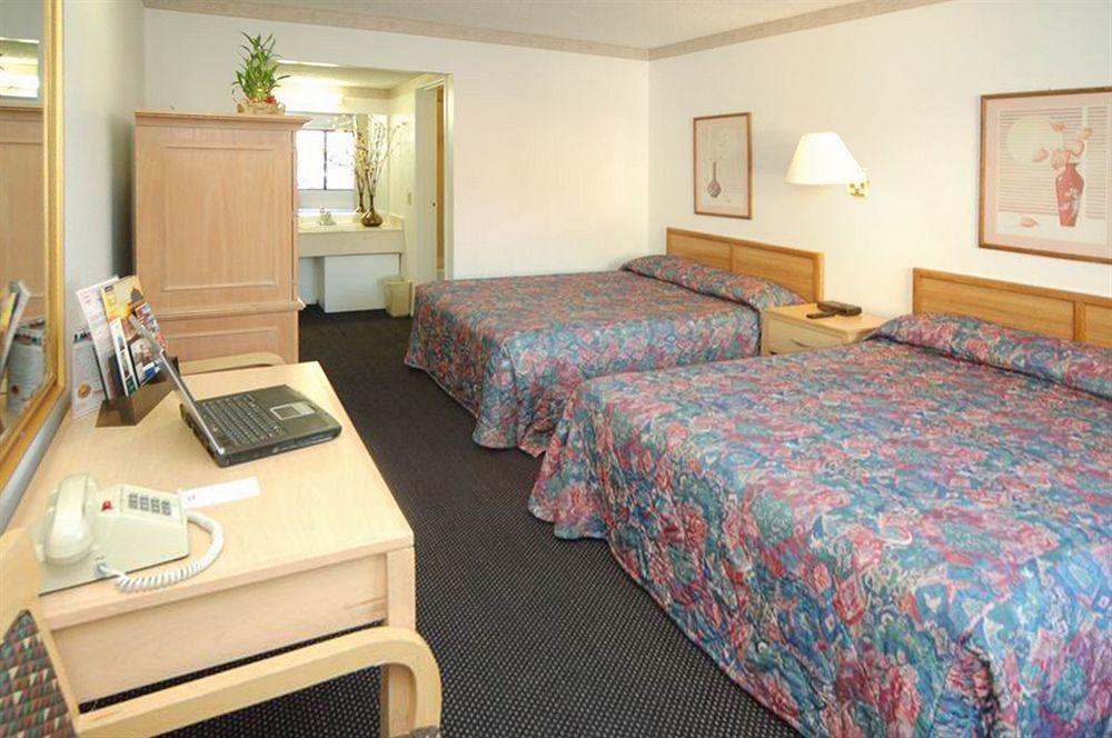 Econo Lodge Anaheim North Екстер'єр фото