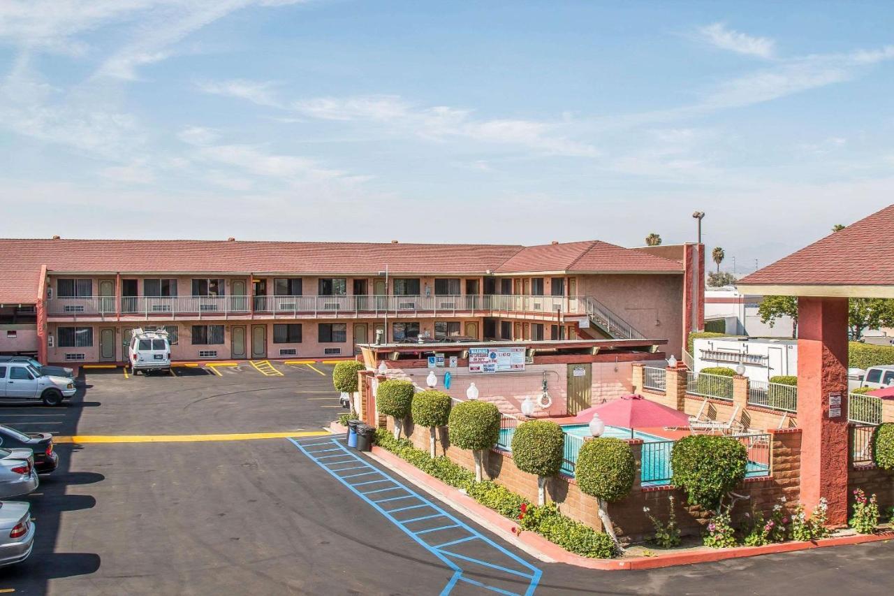 Econo Lodge Anaheim North Екстер'єр фото